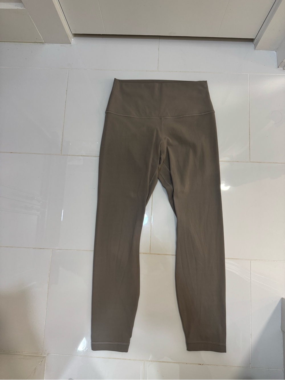 NWOT! Lululemon Crop Leggings